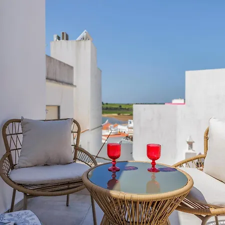 2 Old Town Terraces Hottub Seaview بيت للعطل ألفور