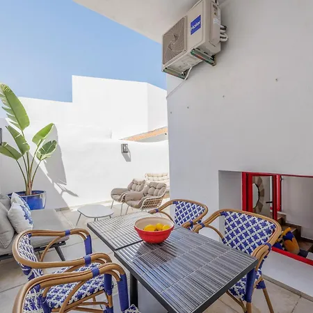2 Old Town Terraces Hottub Seaview *